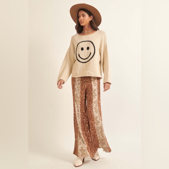 Promesa Smile a‎ While Smiley Face Graphic Sweater - Picture 1 of 3